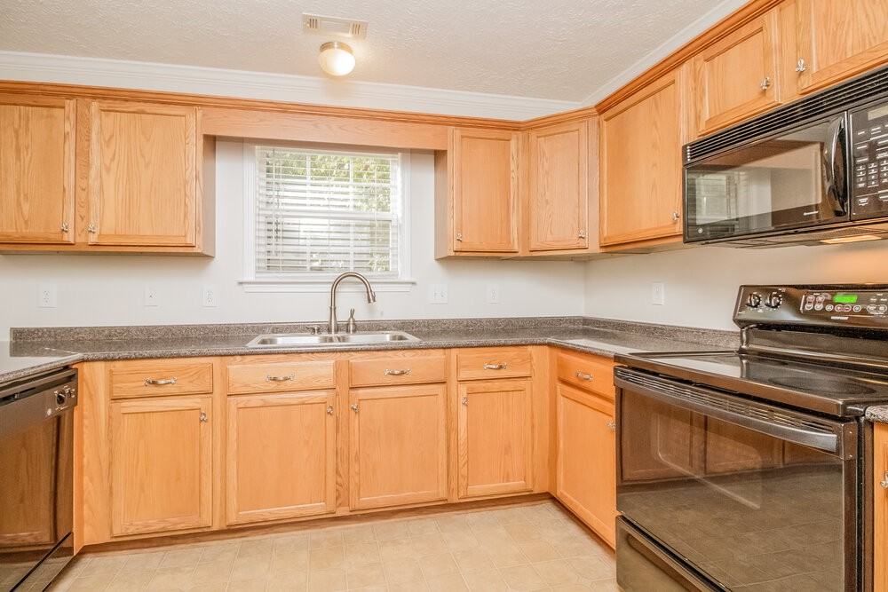 3155 Hardwood Dr - Photo 7 of 17