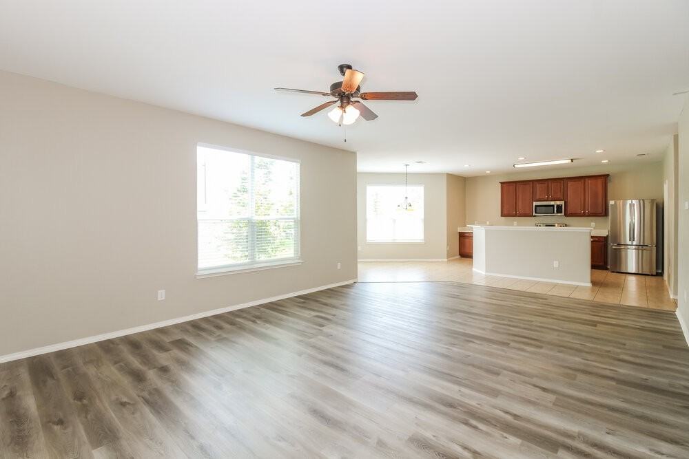 9916 Boston Harbor Dr - Photo 5 of 17