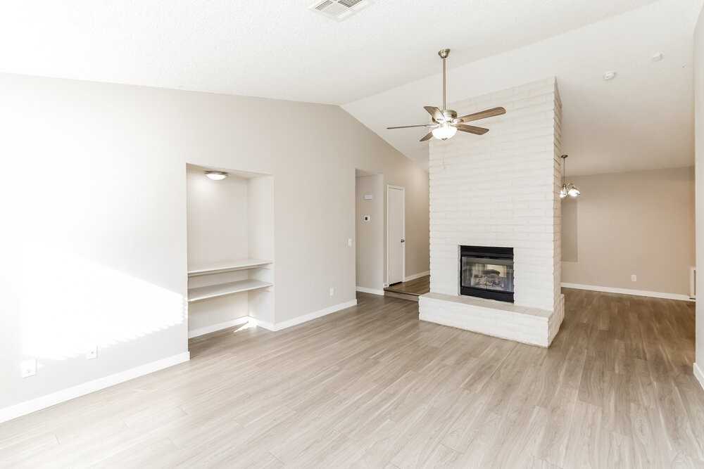 141 Emden Dr - Photo 5 of 16