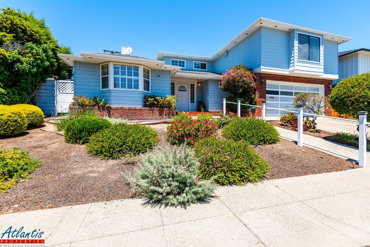 2674 Hastings Avenue