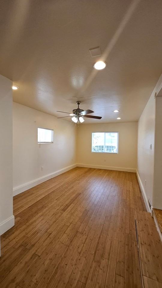 925 Palomas Drive Southeast - Photo 6 of 16