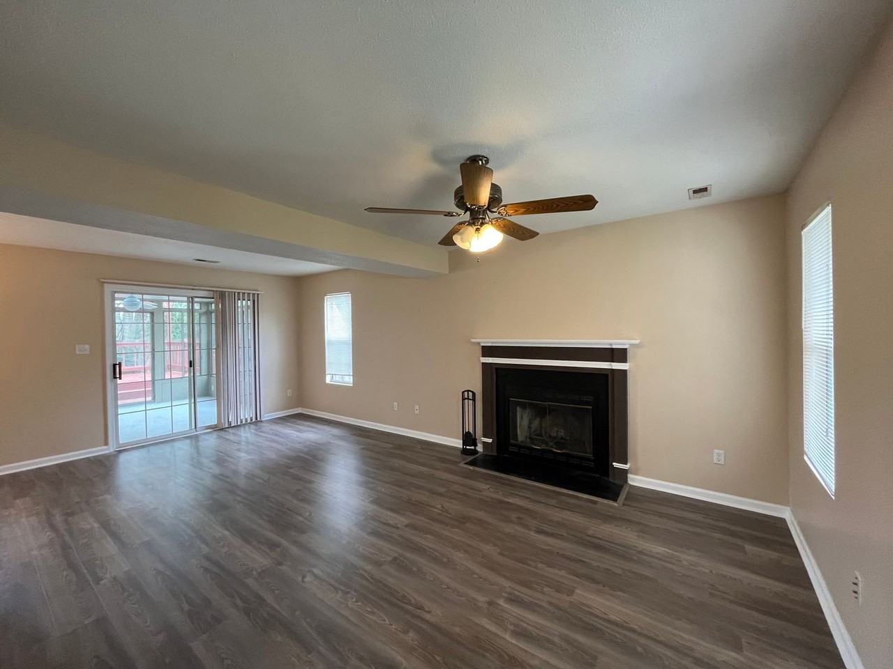 719 Emerald Court - Photo 2 of 22