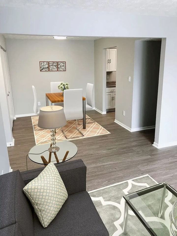 English Village Apartments - Photo 3 of 23