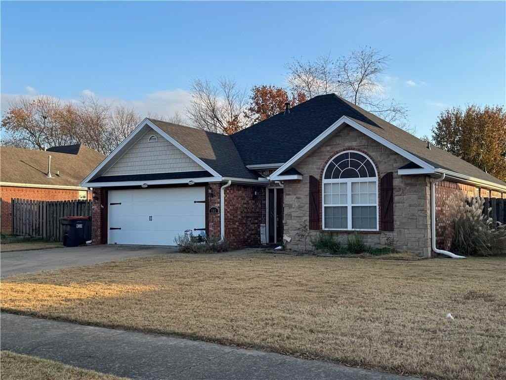 285 Carrington Ave - Photo 3 of 42