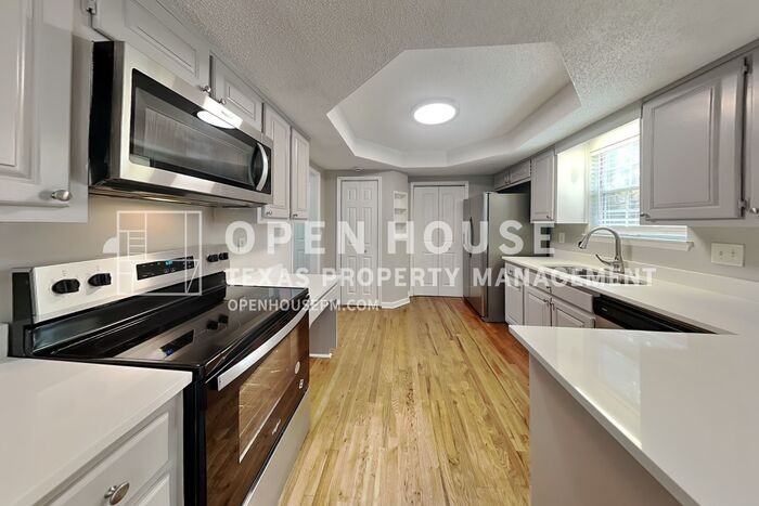 4902 Sturbridge Crescent Northeast - Photo 7 of 22