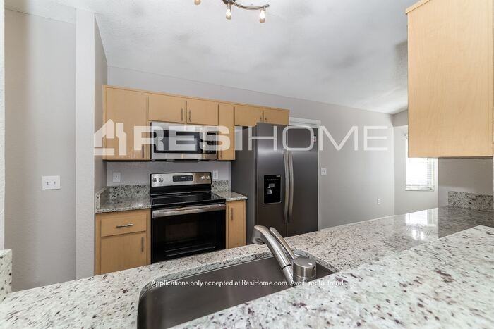 3009 Sabal Bend Dr Ne - Photo 2 of 24