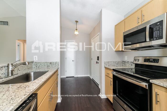 3009 Sabal Bend Dr Ne - Photo 4 of 24