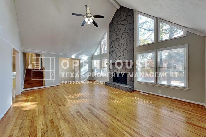 3021 Wendy Lane - Photo 4 of 26