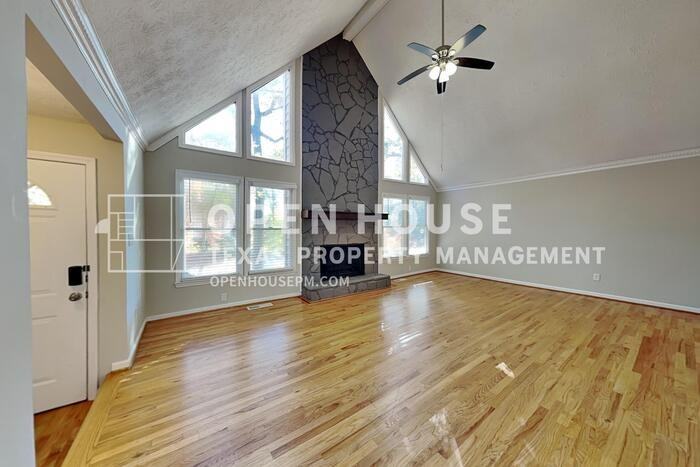 3021 Wendy Lane - Photo 5 of 26