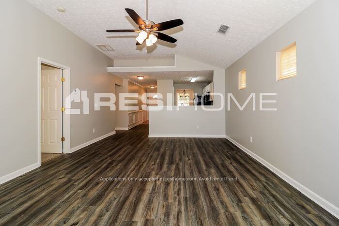 443 Topaz Dr - Photo 7 of 20