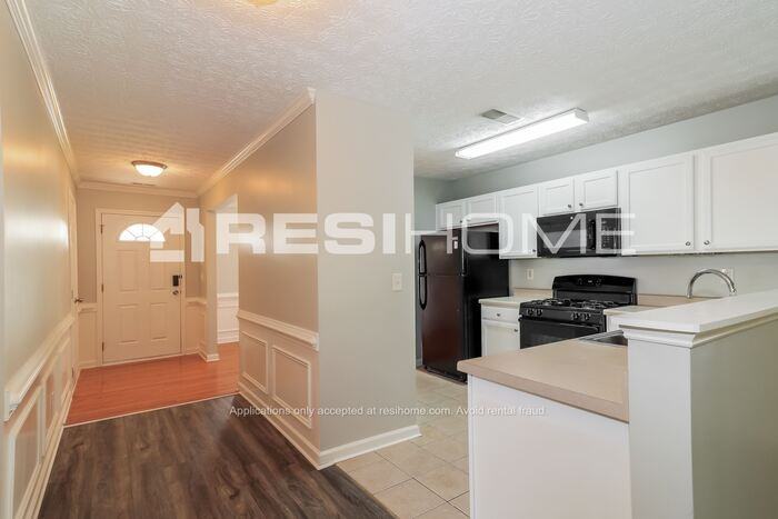 443 Topaz Dr - Photo 5 of 20