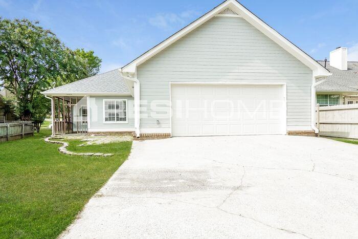 2106 Russet Meadows Ln - Photo 2 of 19