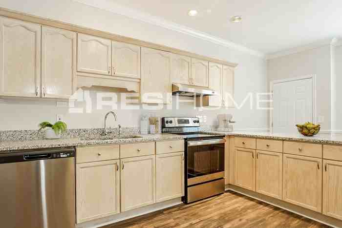 2106 Russet Meadows Ln - Photo 4 of 19