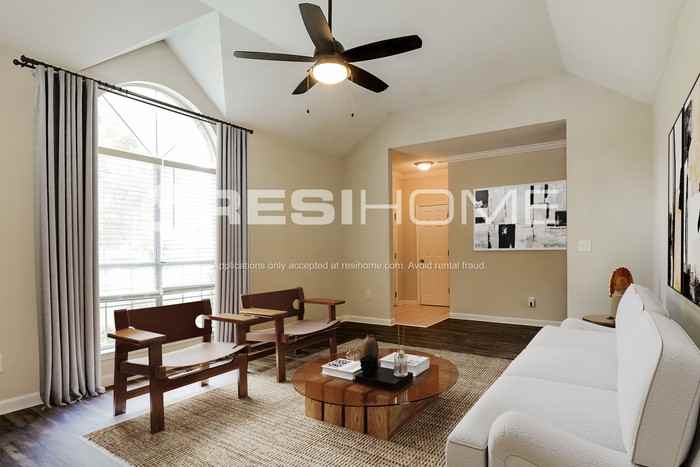 2106 Russet Meadows Ln - Photo 7 of 19