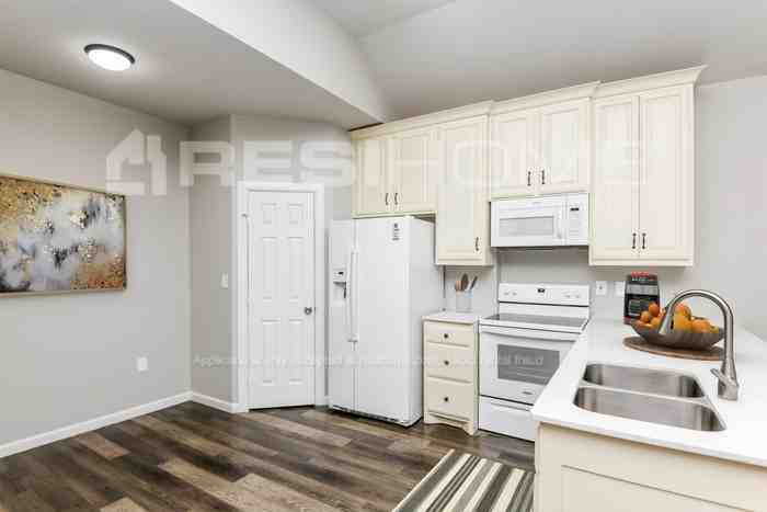 101 Fairview St - Photo 2 of 16