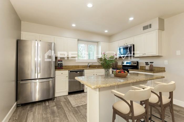 1829 E Watson Dr - Photo 2 of 17