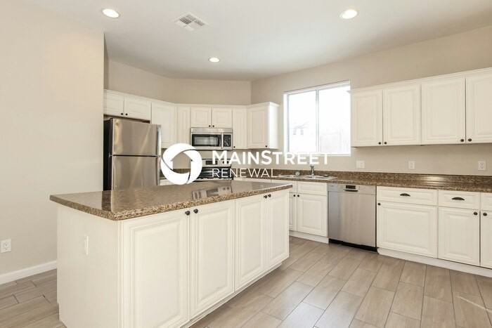 15460 W Canterbury Dr - Photo 3 of 18