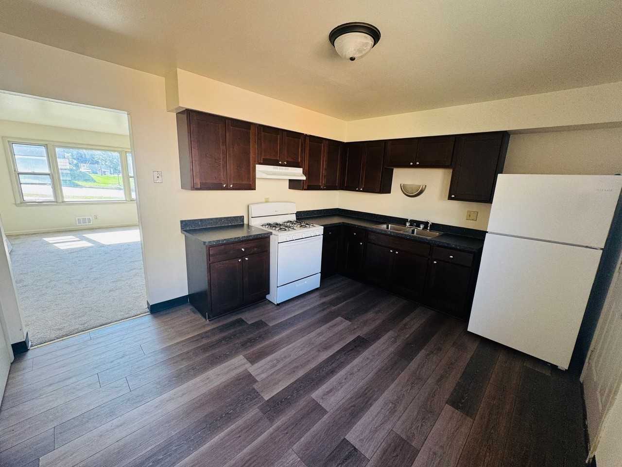 221 Hinman Ave #1 - Photo 4 of 9