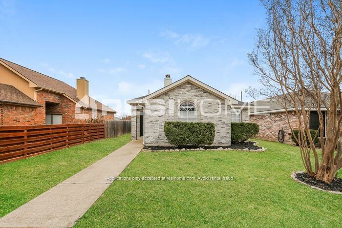 210 Piccadilly Circle