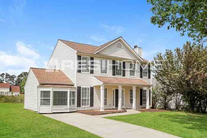 900 Terance Ave - Photo 2 of 20