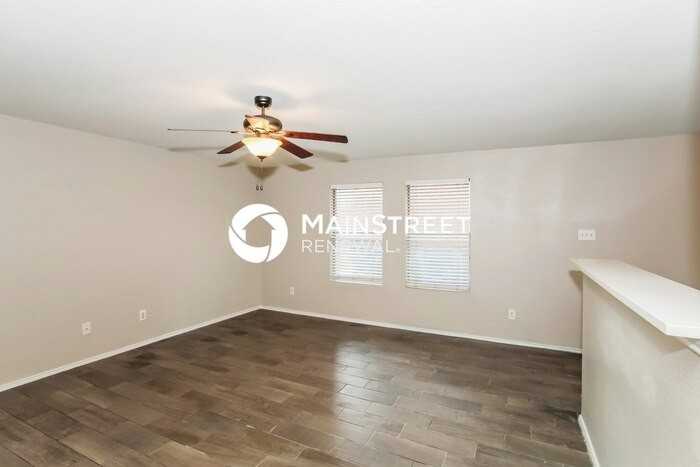 1111 Antoinette Dr - Photo 3 of 14