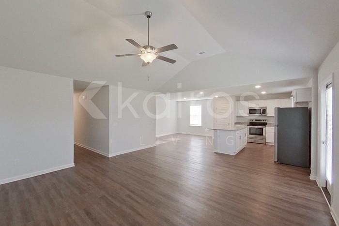 137 Western Red Cedar Dr - Photo 4 of 22