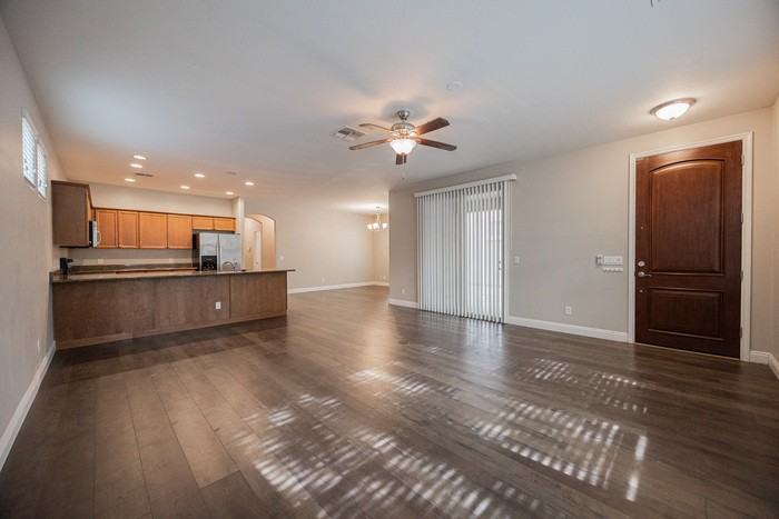 3314 E Sheffield Rd - Photo 4 of 32