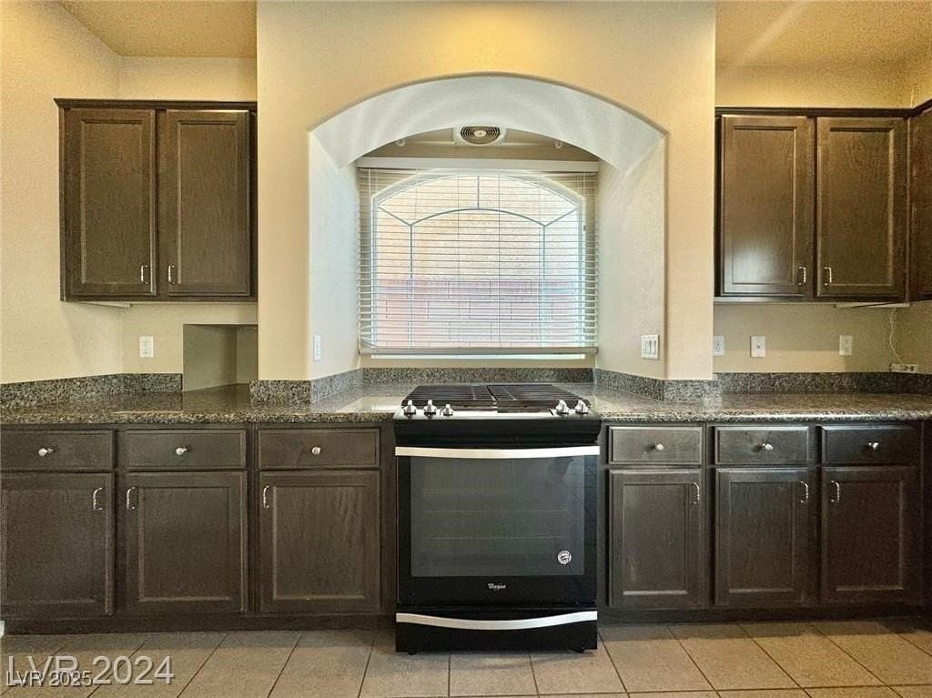 8173 Crimson Creek Ct - Photo 7 of 50