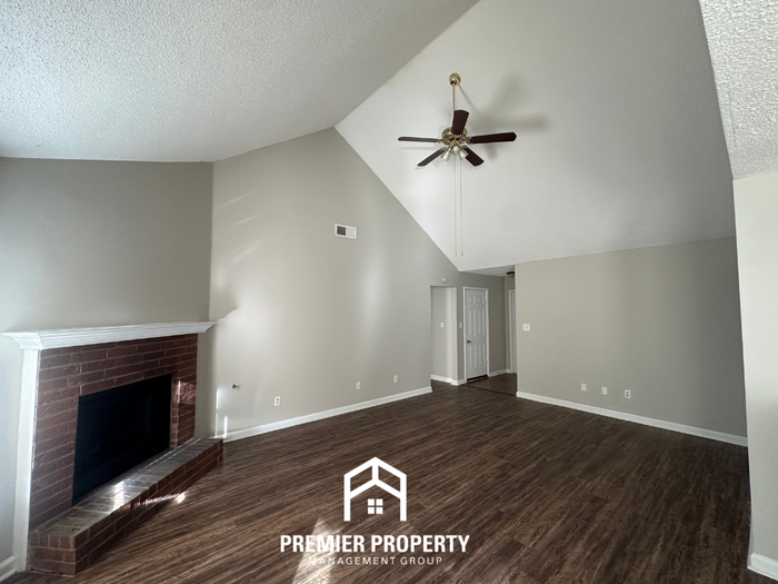 7041 Ireland Dr - Photo 3 of 18