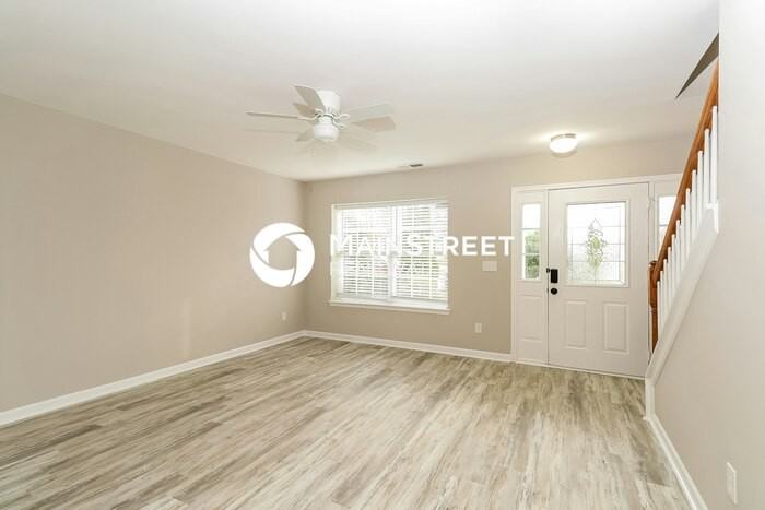 421 Peachtree Rd - Photo 4 of 17