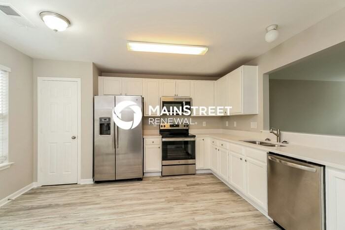 421 Peachtree Rd - Photo 5 of 17