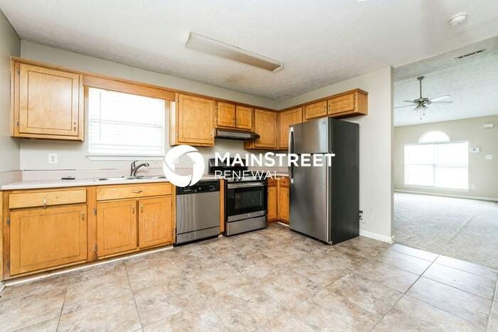 5795 Meadowview Rd - Photo 4 of 16