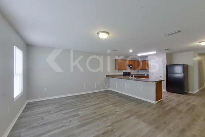 315 Ne 25th Ter - Photo 2 of 22