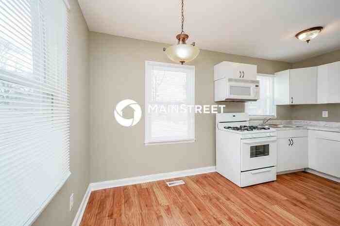 2231 Dartmouth Avenue - Photo 3 of 18