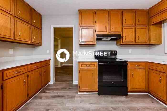 109 Hayes Cir - Photo 5 of 17