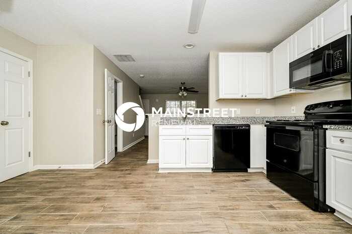 304 Lauren Way - Photo 5 of 17