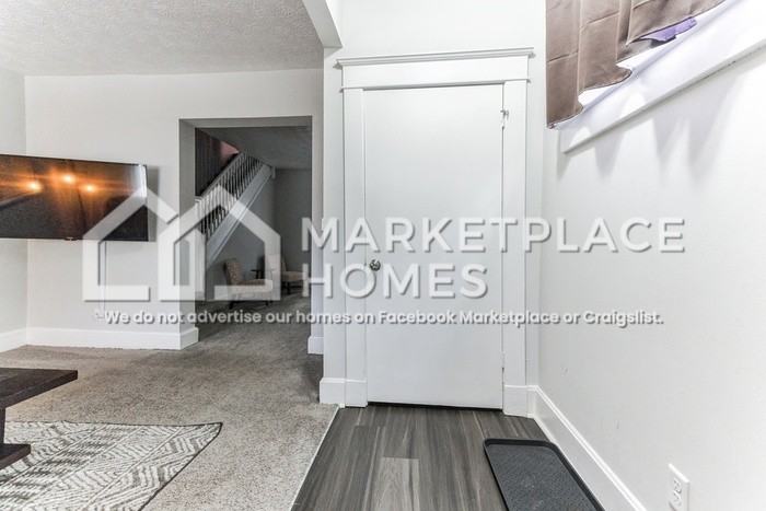 2428 N Capitol Ave - Photo 2 of 22