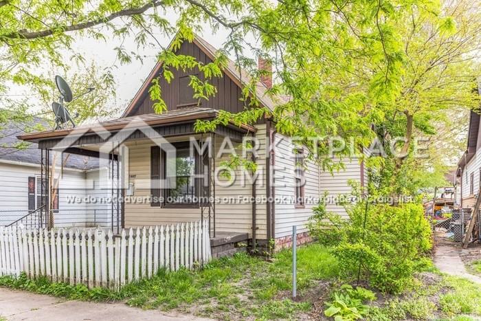 1445 5th Ave - Photo 2 of 15