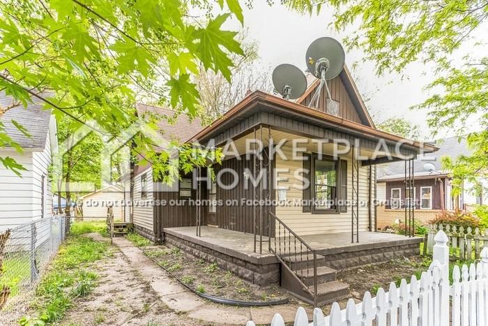 1445 5th Ave - Photo 3 of 15