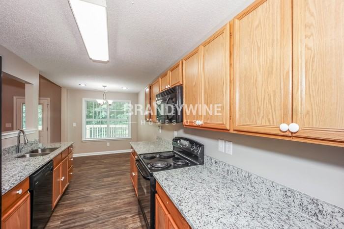 2040 Club Bay Dr - Photo 6 of 22