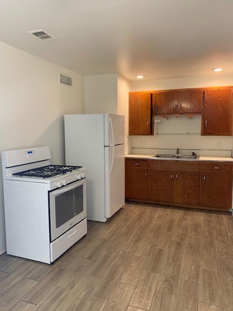 2545 North Park Avenue #4 - Photo 5 of 9