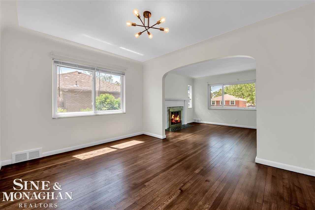 796 Harcourt Rd - Photo 5 of 33