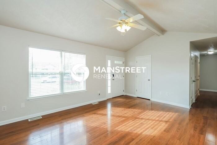 161 Drake Dr - Photo 4 of 16