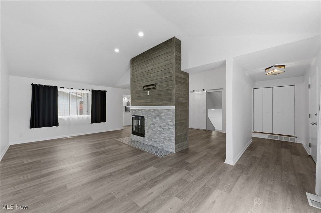 6677 Crenshaw Dr - Photo 3 of 32