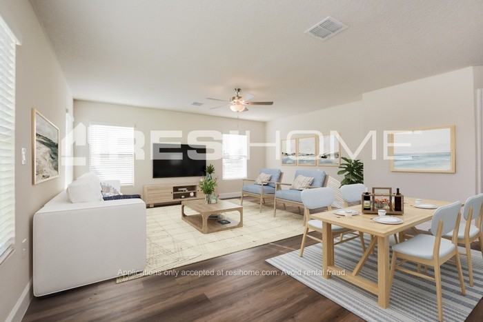 8061 Patagonia Dr - Photo 4 of 15