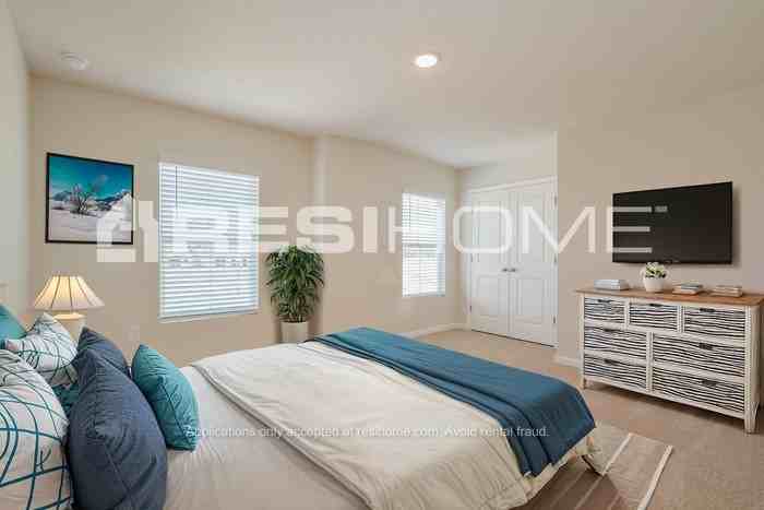 8061 Patagonia Dr - Photo 6 of 15