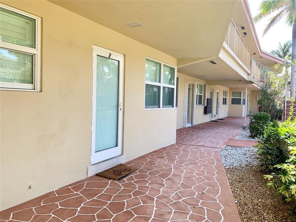 930 Osceola Dr #2 - Photo 3 of 38