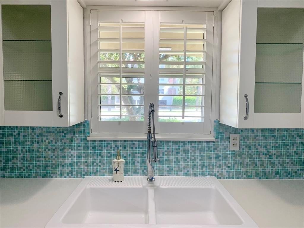 930 Osceola Dr #2 - Photo 5 of 38