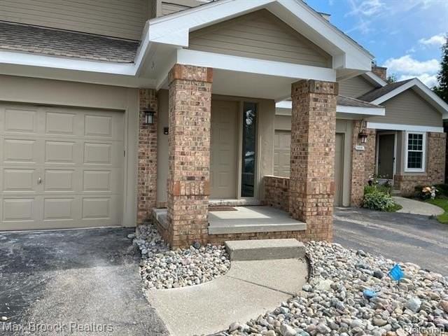 6635 Bellows Ct - Photo 2 of 13