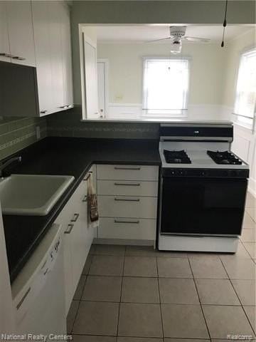 3845 Ziegler St - Photo 3 of 5